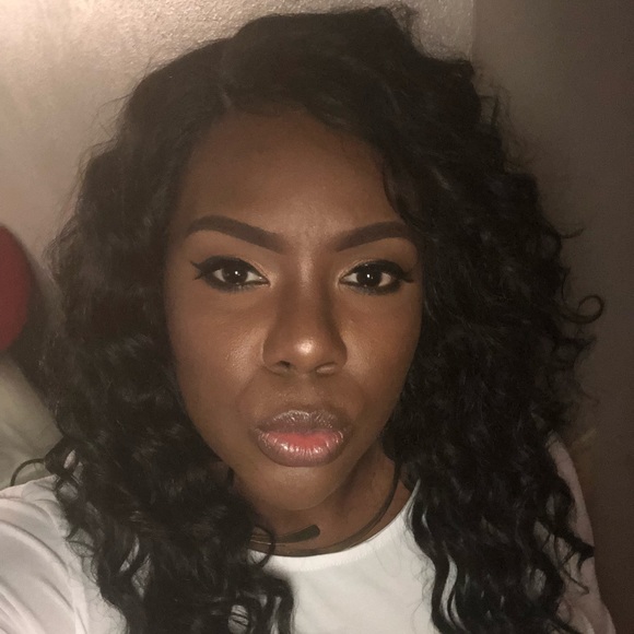 Meet your Posher, Meshawn - Picture 2 of 3